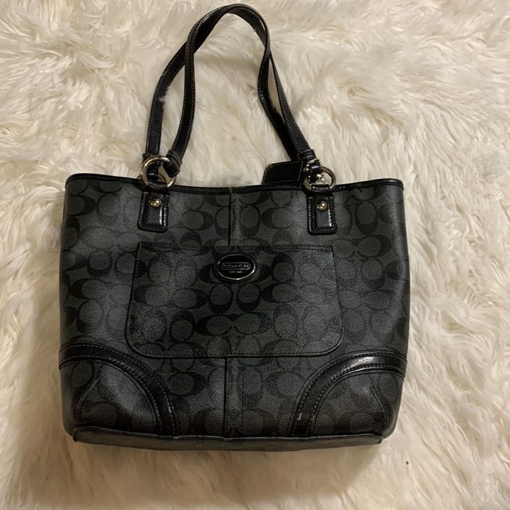 FINAL REDUCTION Coach Signature logo shoulder bag in like new condition